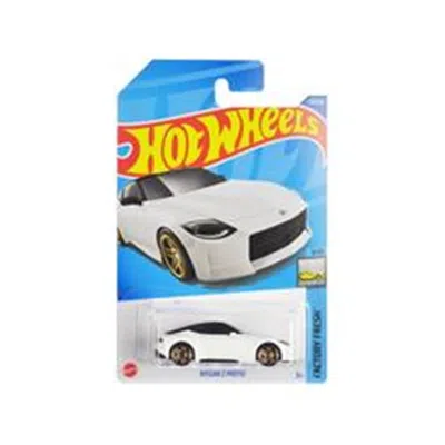 Hotwheels Nissan Z Proto White Metallic With Black Top Factory Fresh Series Diecast Model Car
