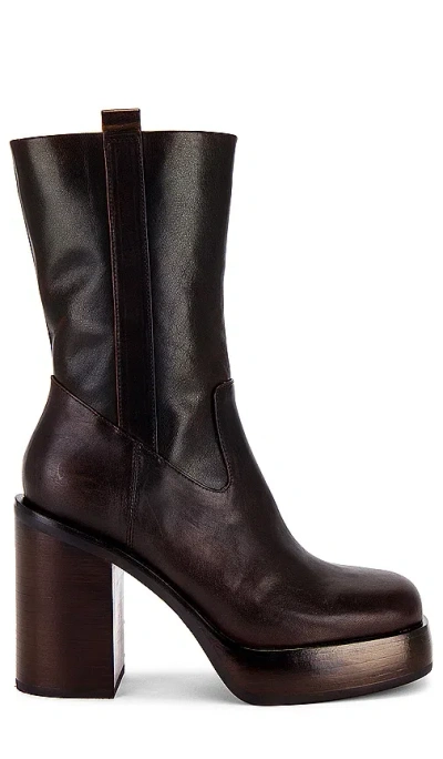 House Of Harlow 1960 X Revolve Patti Boot In 深棕色