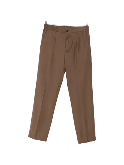 Hōsio Pleated Straight-leg Trousers In Brown