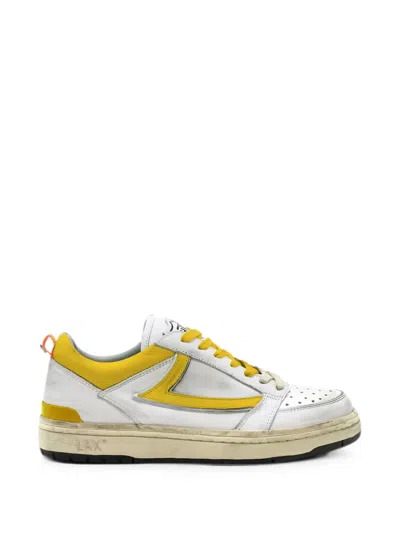 Htc Los Angeles Starlight Low Leather Sneakers In White