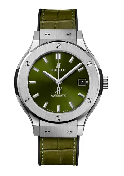 Pre-owned Hublot 565.nx.8970.lr Classic Fusion 38mm Green Dial Strap Titani