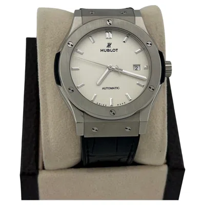 Pre-owned Hublot Classic Fusion 542.nx.2611.lr 42mm White Opaline Dial Titanium Box Paper