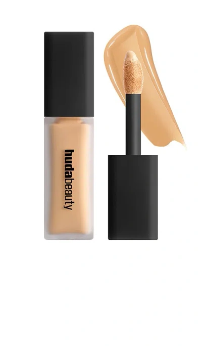 Huda Beauty Faux Filter Luminous Matte Concealer