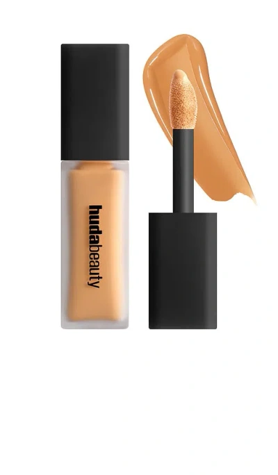 Huda Beauty Faux Filter Luminous Matte Concealer