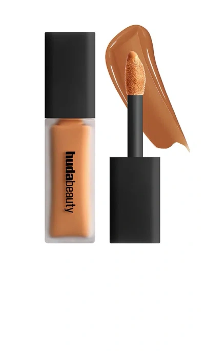 Huda Beauty Faux Filter Luminous Matte Concealer