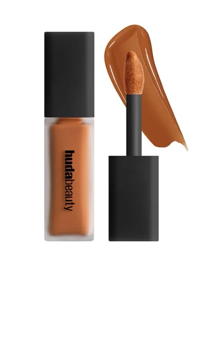 Huda Beauty Faux Filter Luminous Matte Concealer