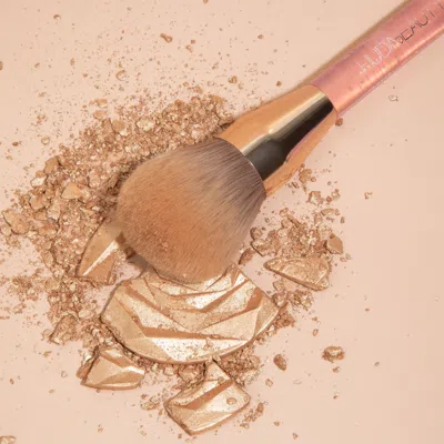 Huda Beauty N.y.m.p.h. Highlighting Powder Brush