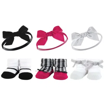 Hudson Baby Delightful Duo Gift Headband And Socks (baby) In Black Pink