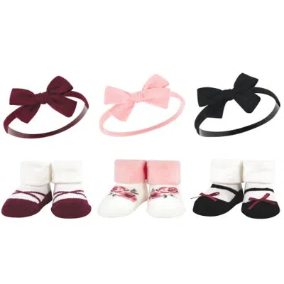 Hudson Baby Delightful Duo Gift Headband And Socks (baby) In Burgundy Black