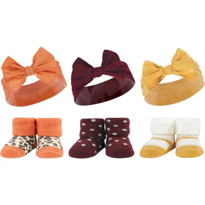 Hudson Baby Headband & Socks Giftset (baby) In Burgundy Orange