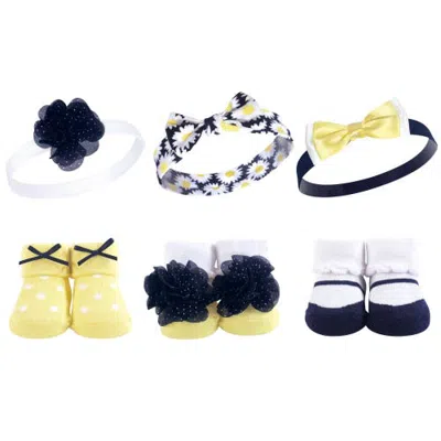 Hudson Baby Perfect Pair Headband & Socks Gift Pack (baby) In Daisy