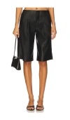 Hudson Pleated Trouser Short In Black