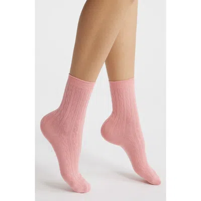 Hue Cable Crew Socks In Pink