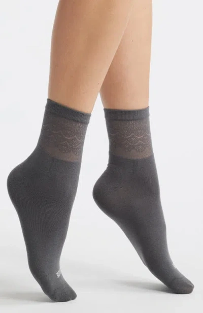 Hue Lace Border Ankle Socks In Multi