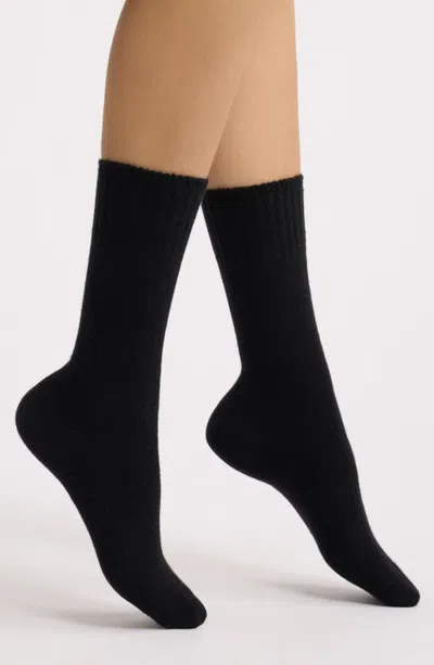 Hue Rib Cuff Crew Socks In Black