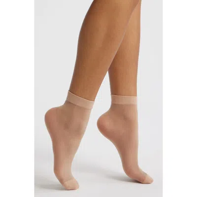 Hue Sheer Ankle Socks In Neutral