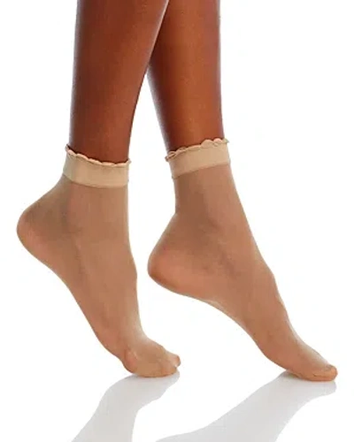 Hue Sheer Anklet Socks In Gold