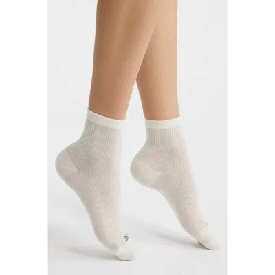Hue Sheer Rib Crew Socks In White