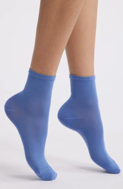 Hue Sleek Crew Socks In Blue
