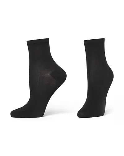Hue Sleek Lightweight Crew Socks In Black