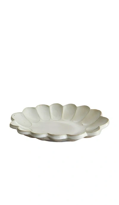 Huegah Home Amara Serveware Serving Platter In White