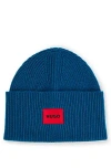Hugo Boss 레드 로고 라벨 리브드 비니 In Blue