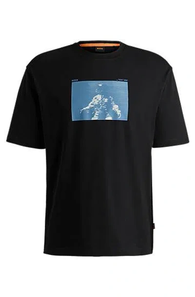 Hugo Boss Cotton-jersey Relaxed-fit T-shirt With Seasonal Graphic In Black