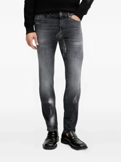 Hugo Boss Logo-patch Jeans In Gray
