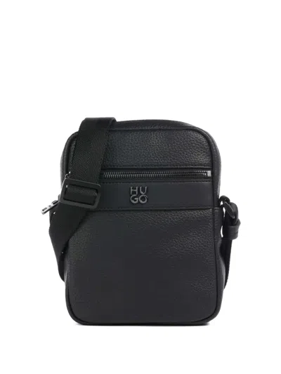 Hugo Boss Logo-plaque Shoulder Bag In Black