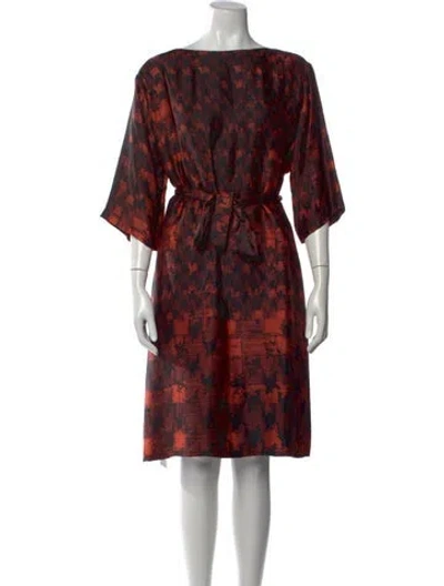 Pre-owned Hugo Boss Silk Knee-length Dress In Red