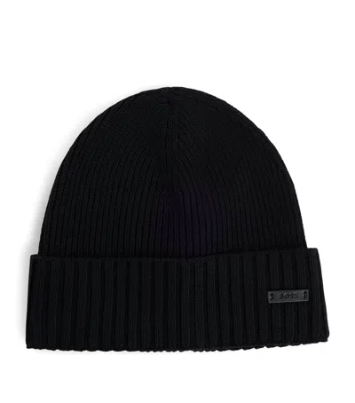 HUGO BOSS VIRGIN WOOL LOGO-BADGE BEANIE