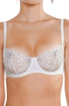 Huit Amoureuse Embroidered Lace Underwire Bra In White