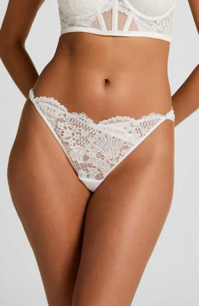 Hunkemoller Hunkemöller Whitney High Leg Thong In White