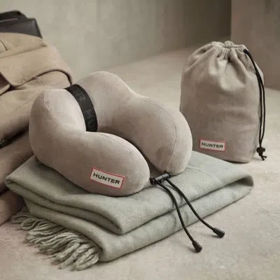 Hunter Ellis Contour Travel Neck Pillow In Neutral