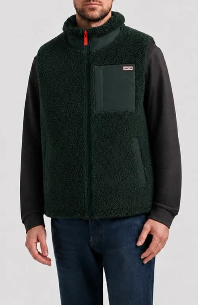 Hunter Noah Faux Shearling Vest In Green