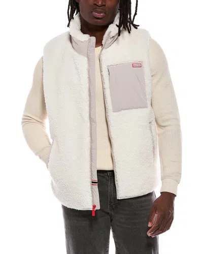 Hunter Noah Reversible Sherpa Vest In Neutral