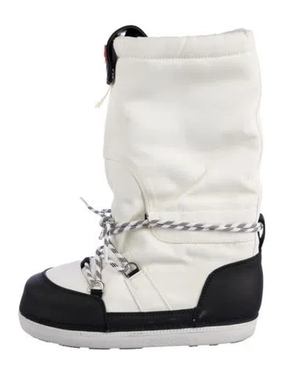 Pre-owned Hunter Nylon Snow Boots In White