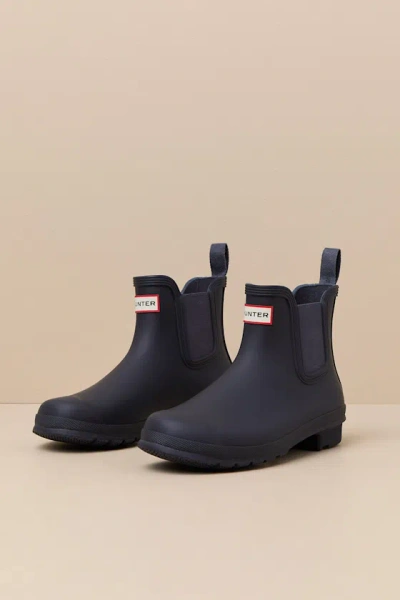 HUNTER ORIGINAL NAVY CHELSEA RAIN BOOTS