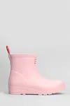 HUNTER PLAY BOOT SHORT LOW HEELS ANKLE BOOTS IN ROSE-PINK RUBBER/PLASIC