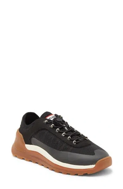 Hunter Travel Trainer Sneaker In Black/shaded White/gum