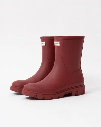 Hunter Unisex Downpour Short Boot In Burgundy