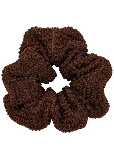Hunza G Seersucker Scrunchie In Chocolate