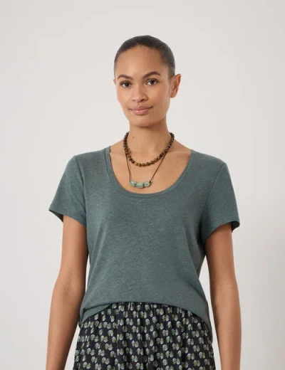 Hush Briar Linen Blend Scoop Neck T-shirt In Green