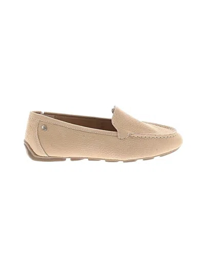Pre-owned Hush Puppies Flats In Tan