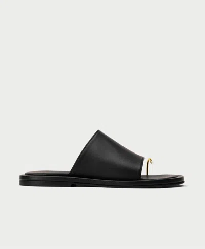 Hvoya Women's Ring Mule In Black