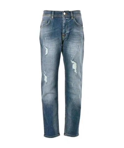Iceberg Tear The Details Of The Jeans In Blue