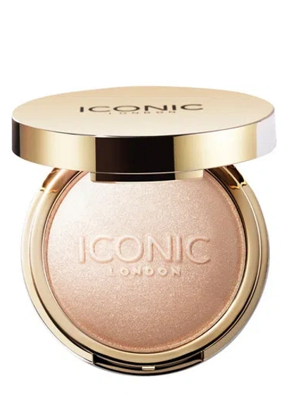 Iconic London Lit & Luminous Baked Highlighting Powder In White