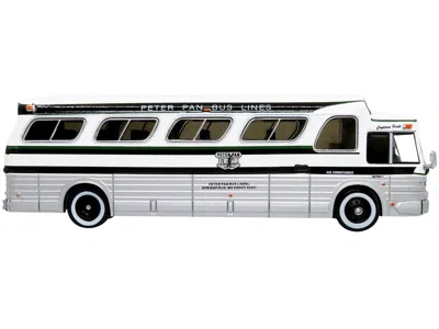 Iconic Replicas 1966 Gm Pd4107 "buffalo" Coach Bus "peter Pan Bus Lines" Destination: "providence" (rhode Island) "v