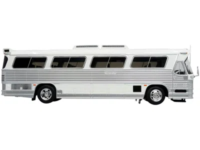 Iconic Replicas 1980 Dina 323-g2 "olimpico" Coach Bus White And Silver "the Bus & Motorcoach Collection" 1/43 Diecas