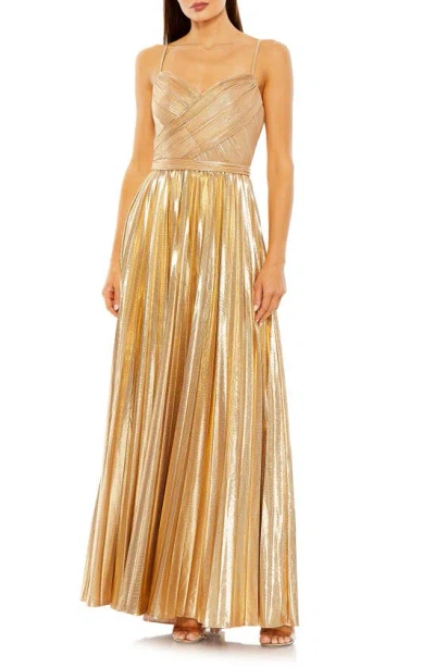 Ieena For Mac Duggal Metallic Pleated Gown In Gold